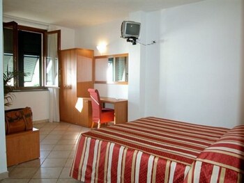 Luna Di Marzo Guestroom