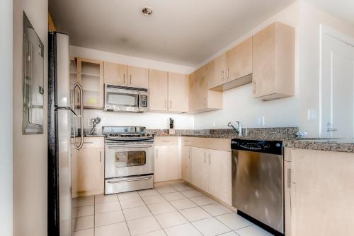 Global Luxury Suites At West End 