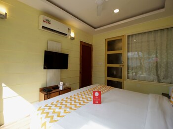 Tahira Beach Resort Guestroom