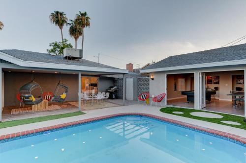 Las Vegas Luxury Modern Estate (لاس وگاس لاکچری مودرن استات) 