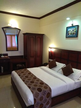 Alleppey Prince Hotel Guestroom
