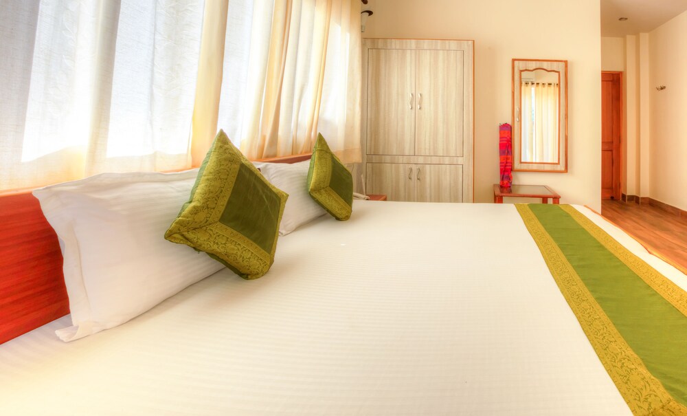 Treebo The Lily Guestroom