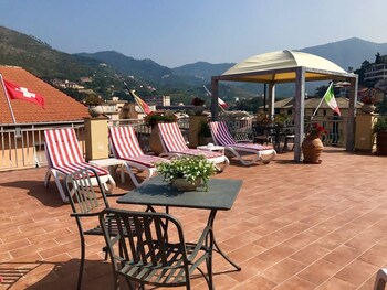Hotel Dora Terrace/Patio