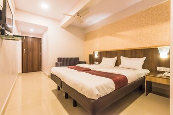 Hotel Vashi Inn 