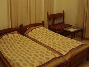 Hotel Honey Dew 