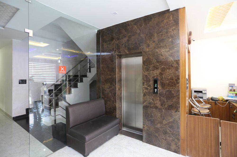 Oyo 10842 Hotel Anjali Mahal 