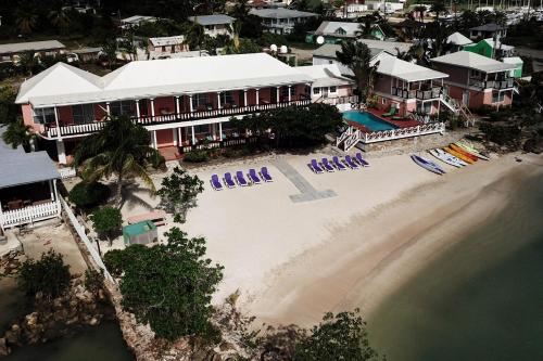 Catamaran Hotel Marina 