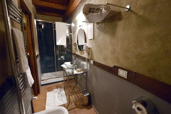 Robur Marsorum (روبور مارسوروم) Bathroom