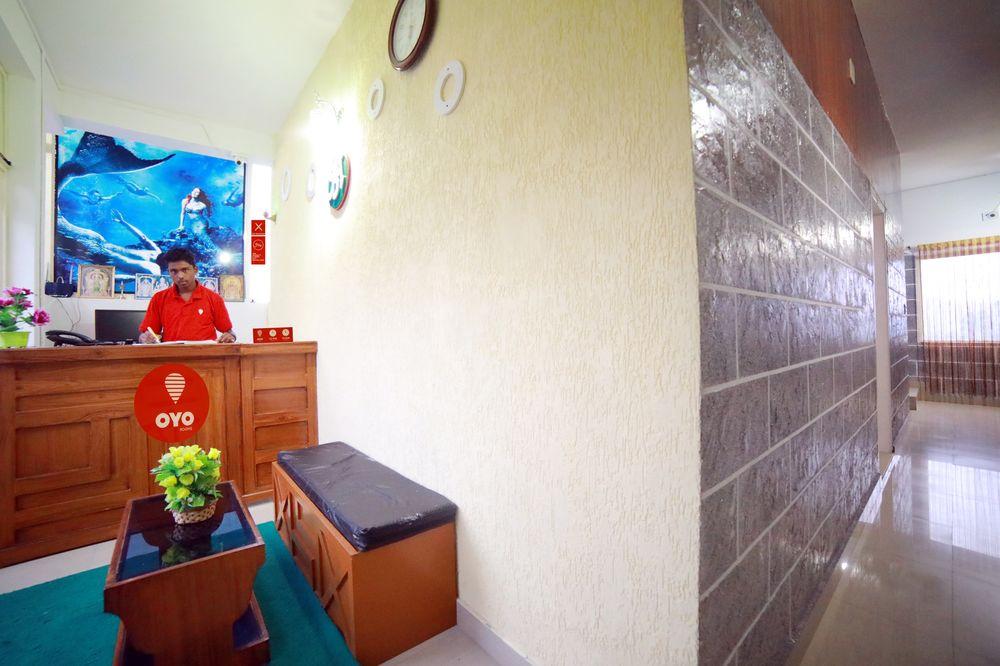 Oyo 8653 Achus Inn 