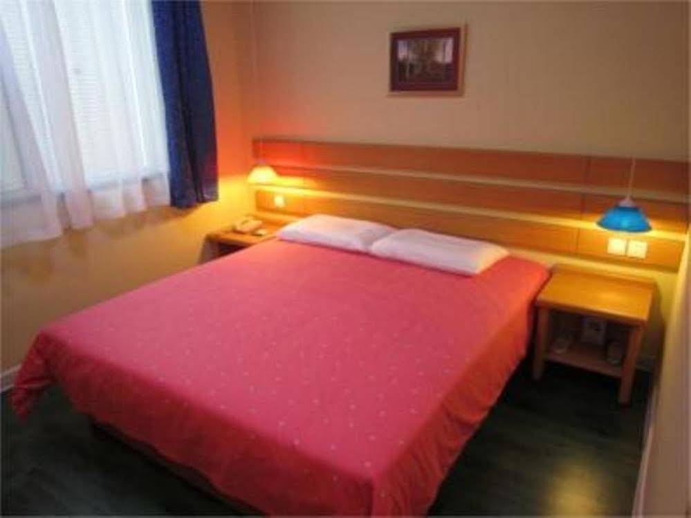 Home Inn (هوم این) 
