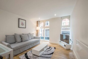 Apartment In Northern Quarter Manchester (آپارتمان این نورترن کوارتر مانچستر) Living Area