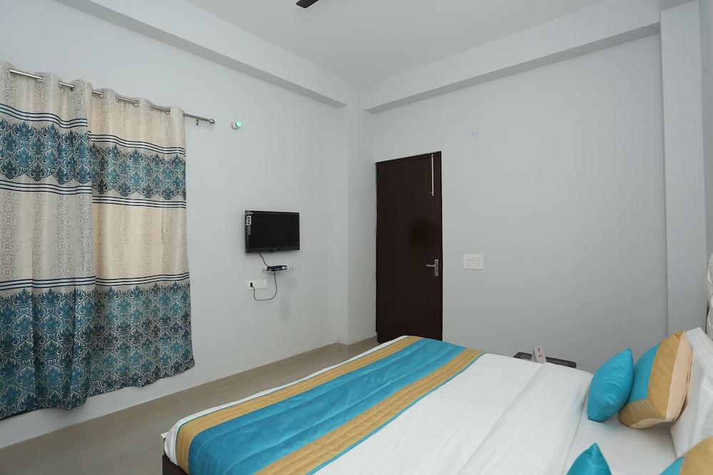 Oyo 9935 Hotel The White House 