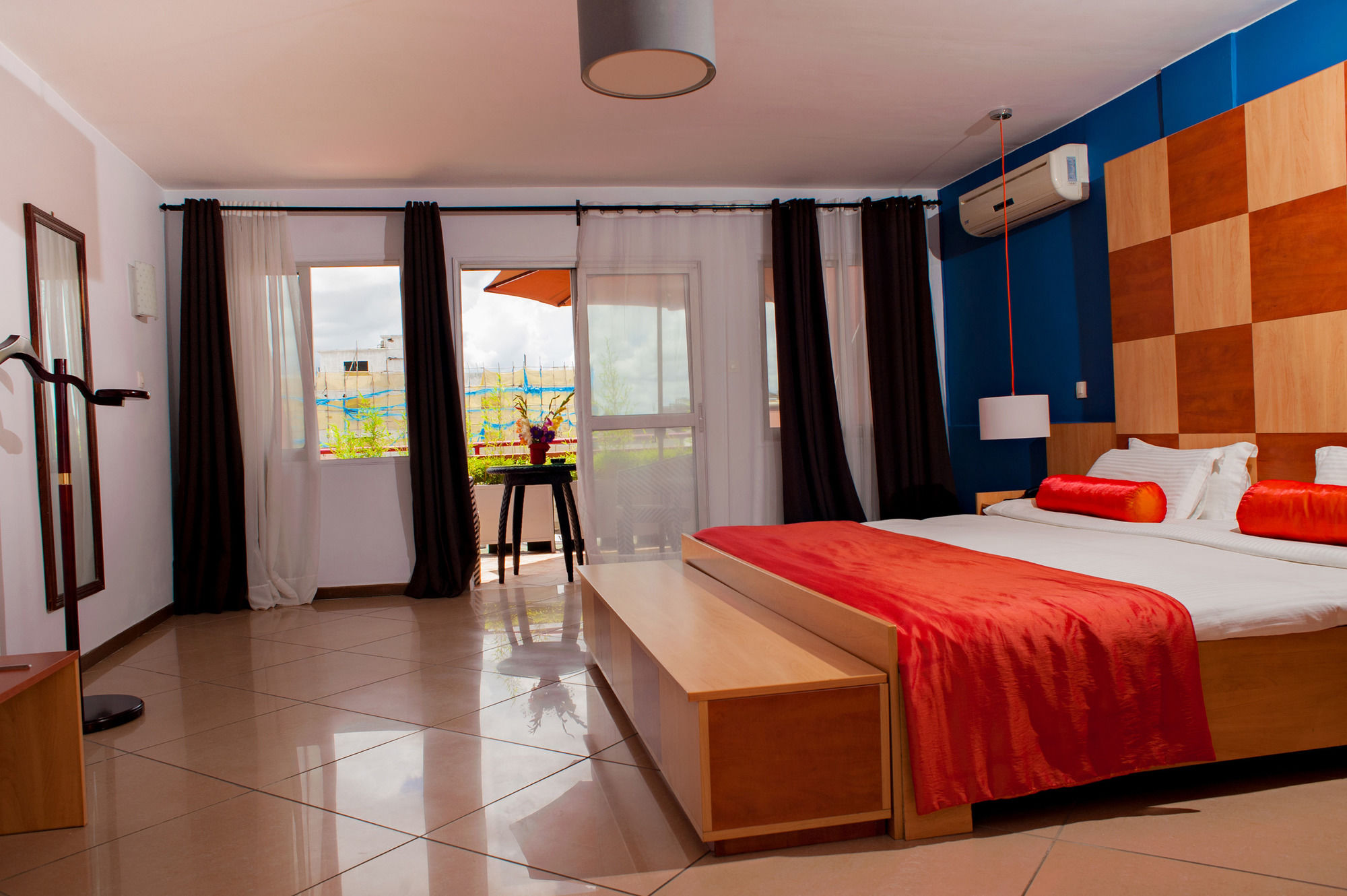 Le Grand Mellis Hôtel & Spa (ل گرند ملیس هôتل و اسپا) 