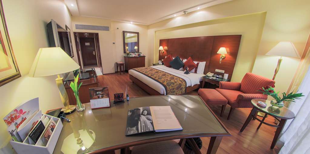 The Lalit Mumbai Airport Guest room