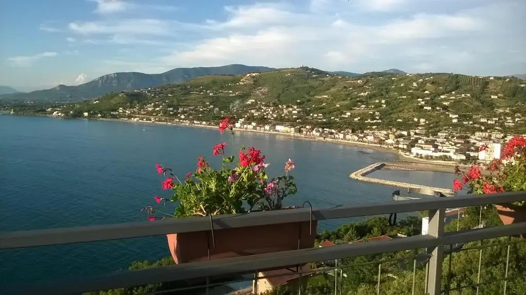 Casa Bellavista Agropoli (كاسا بلاویستا آگروپولی) 