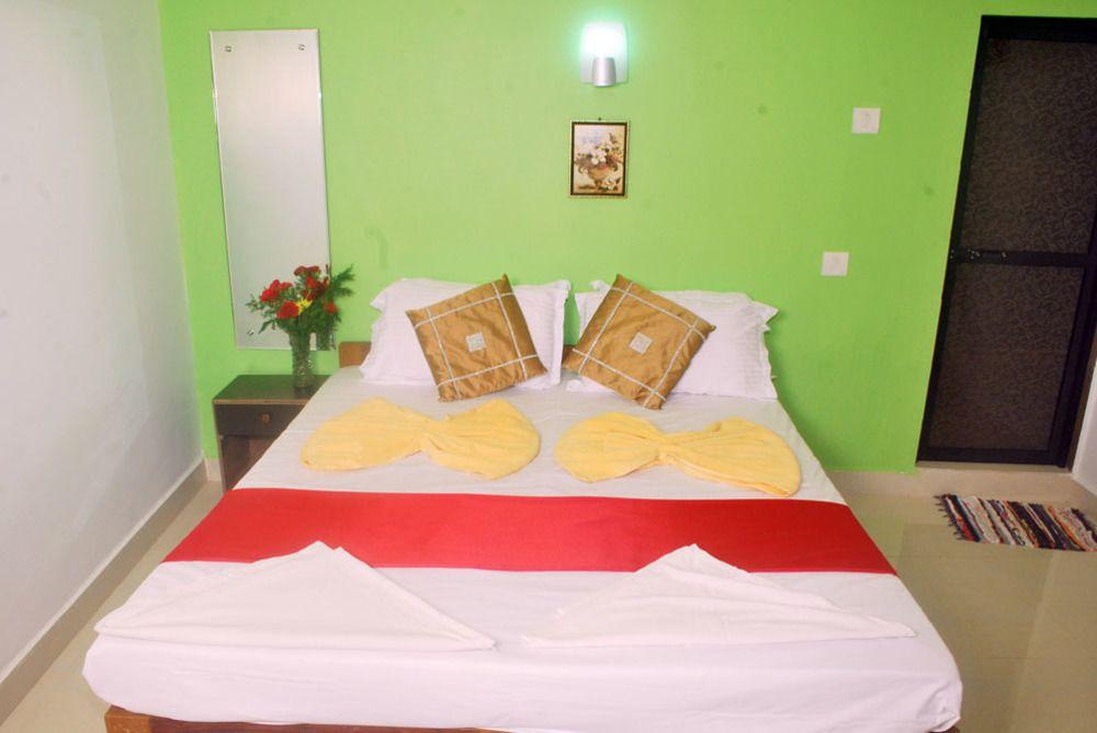 Calangute Beach Side Hotel 