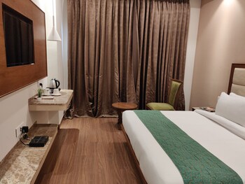 Hotel Maple Grand Guestroom