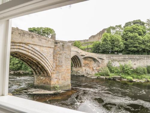 1 The Riverside Barnard Castle (۱  ریورسید بارنارد كاستل) 