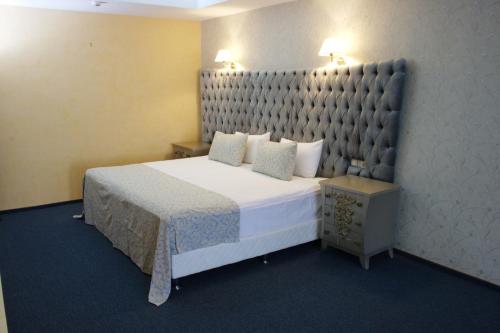 Premier Hotel Shafran 