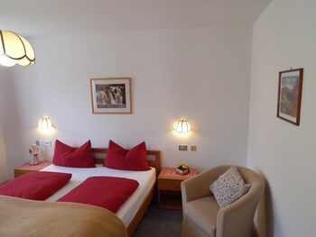 Chalet Pradat Guestroom