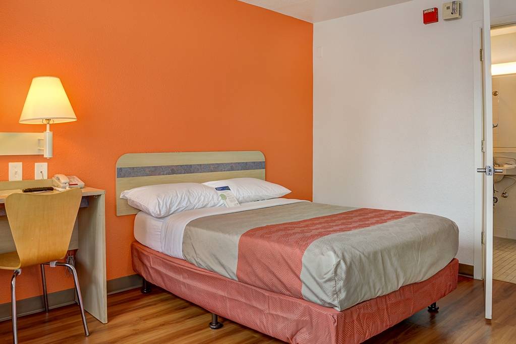 Motel 6 Portland Central (موتل ۶ پورتلاند سنترال) single