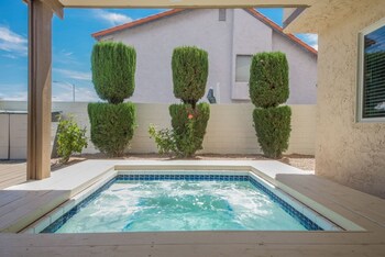 Luxurious 6br 7min To Las Vegas Strip Outdoor Spa Tub