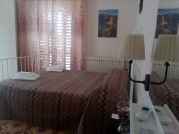 La Perla Di Nicolosi Guestroom View