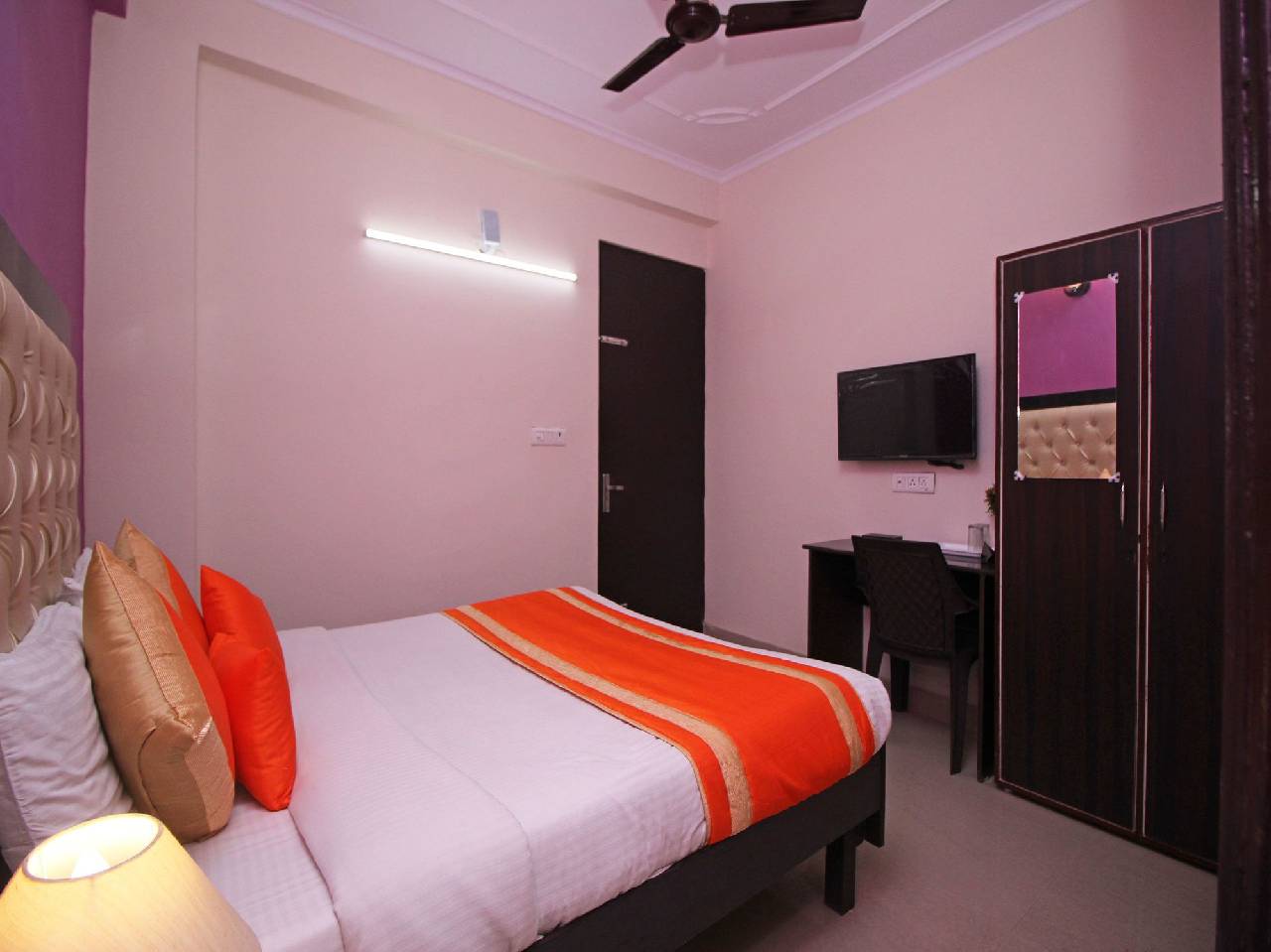 Oyo 9338 Hotel Intown 