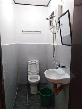 Jorge Transient House Bathroom