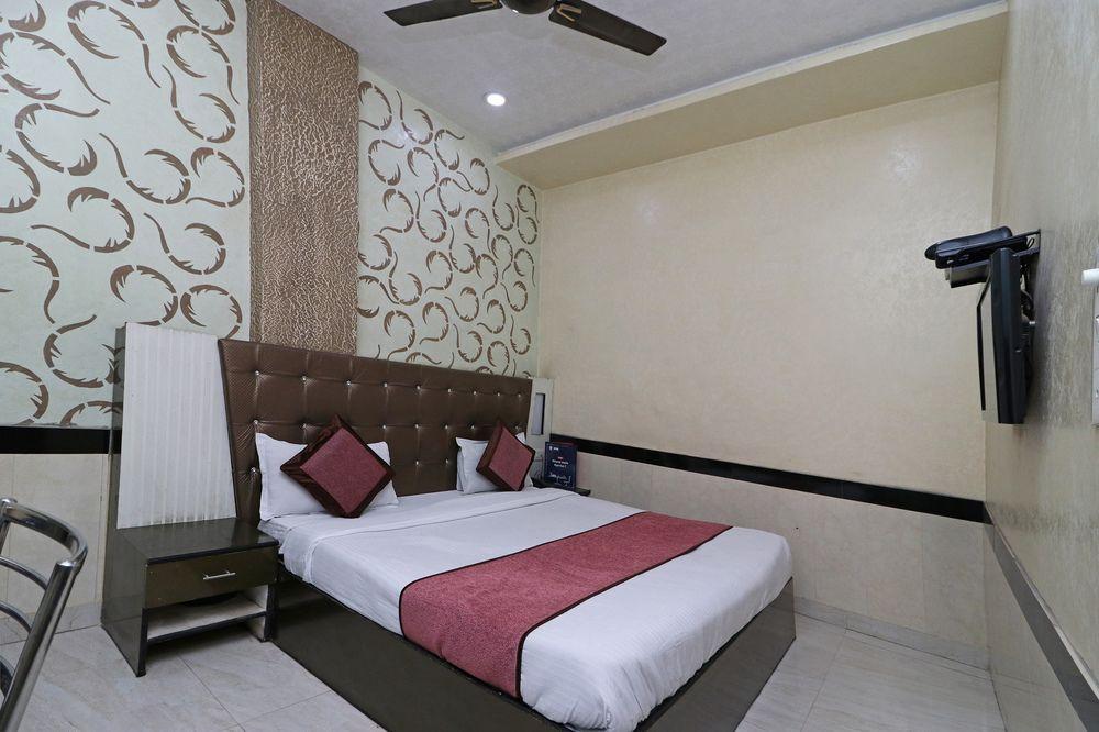 Oyo 7885 Hotel Myraa 
