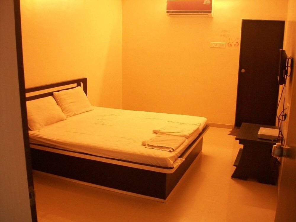 Hotel Yashraj Inn Guestroom