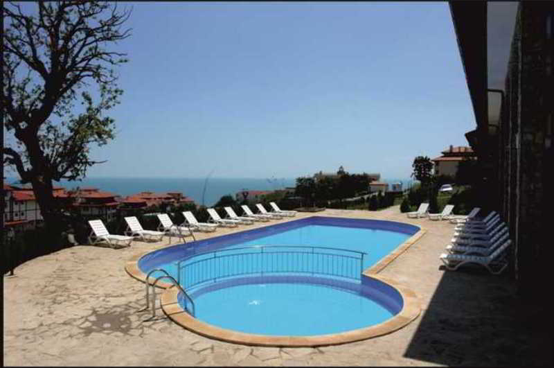 Etara 3 Apartcomplex Pool