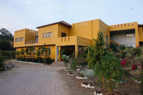 The Yellow Retreat 