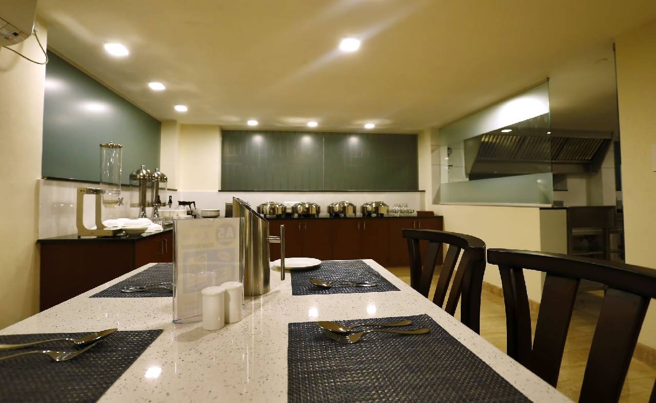 Breeze Suites 