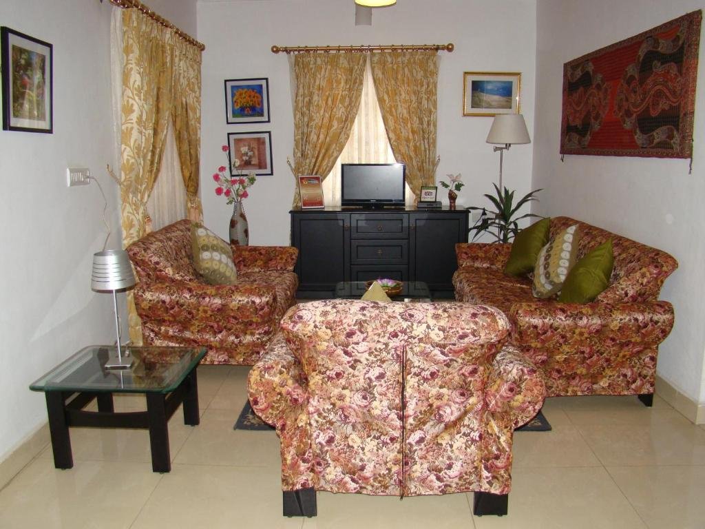 Kumar's Mountain View Cottage 