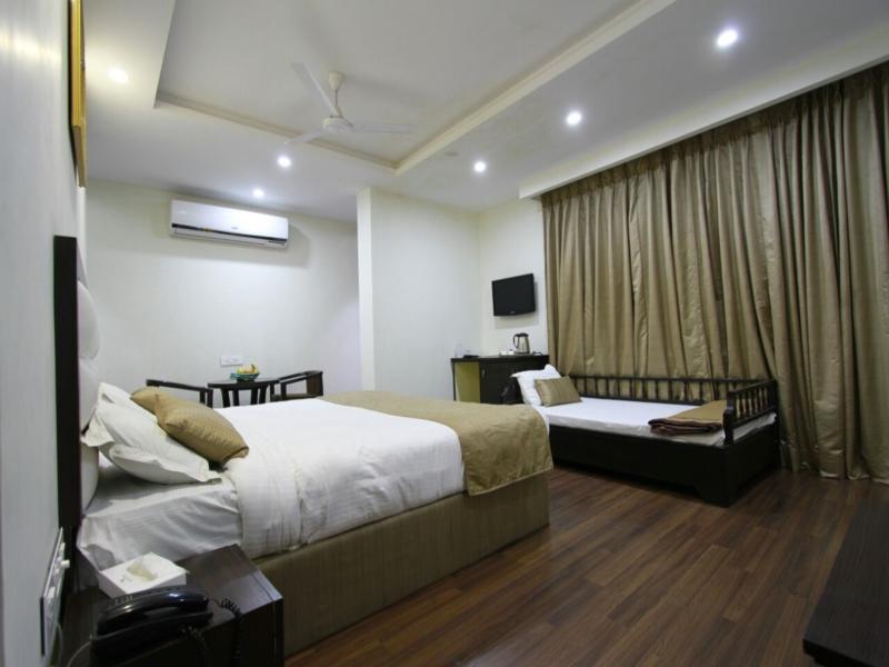 Usha Kiran Palace Hotel & Towers 