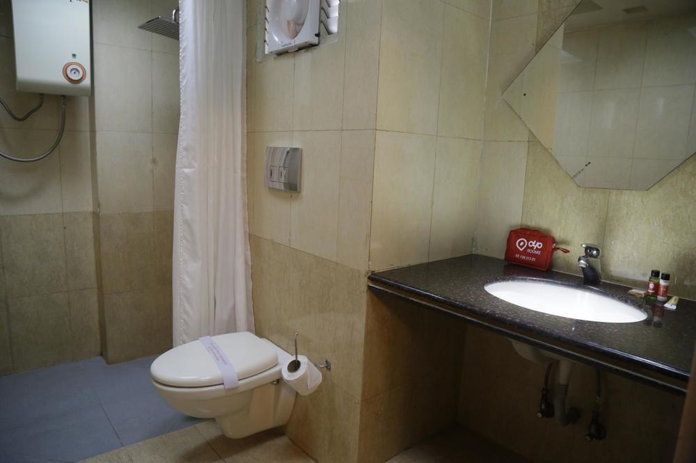 Oyo Rooms Main Road Ranchi Club 
