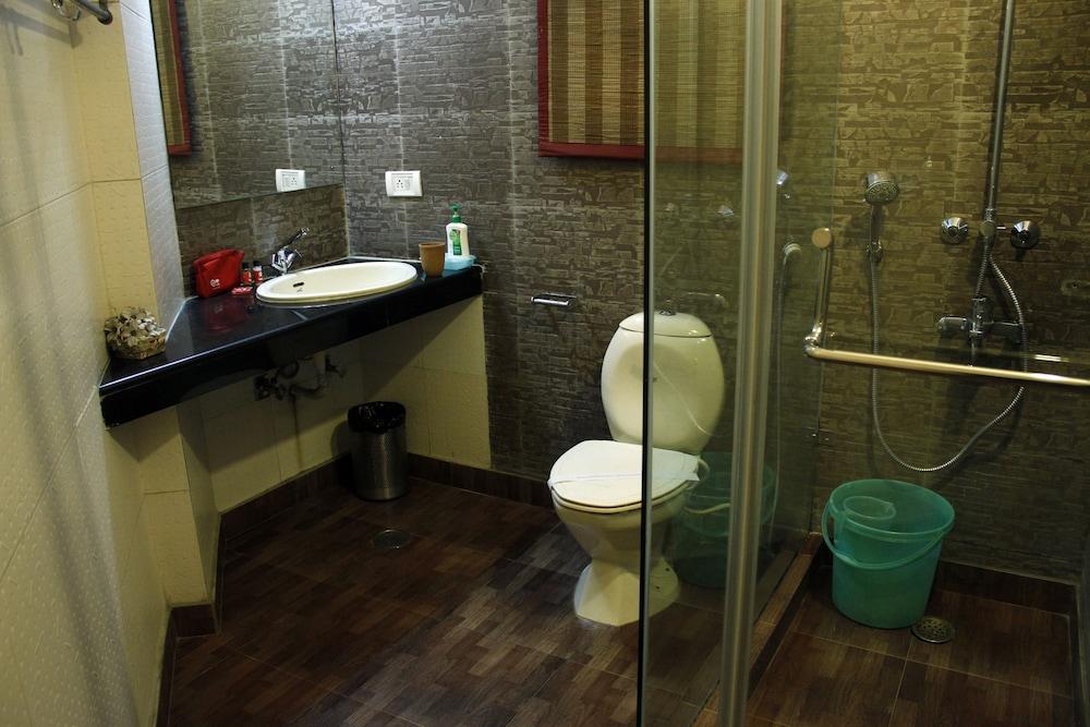 Oyo Premium Panchkula Sector 5 