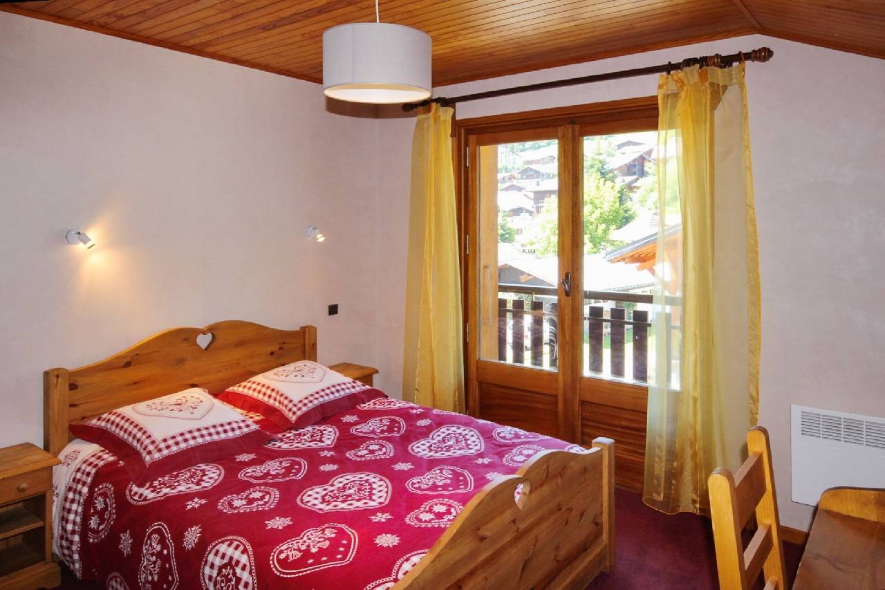 Cozy Apartment With Stunning Mountain Views In The Rhône Al 