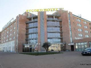Record Hotel 