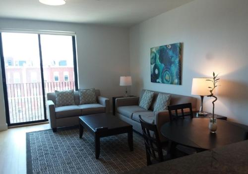 The Tremont 308 ( ترمونت ۳۰۸) 