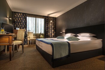 Rosslyn Thracia Hotel Sofia Featured Image