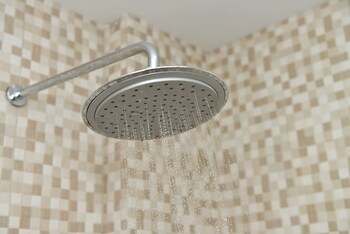 Hotel Fresh One (هتل فرش وان) Bathroom Shower