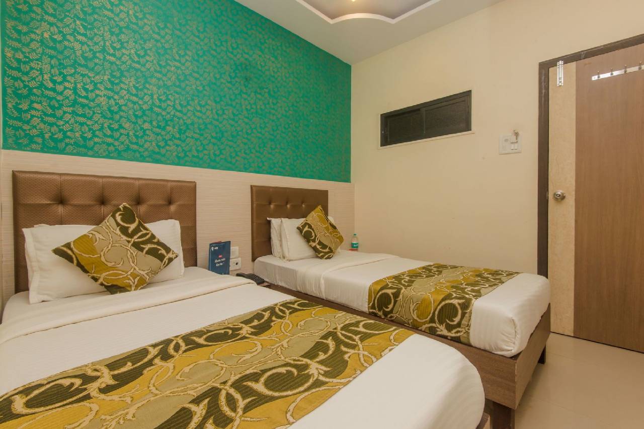 Oyo 8678 Hotel Golden Nest 