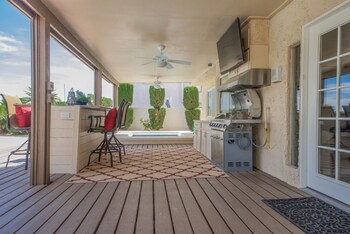 Luxurious 6br 7min To Las Vegas Strip Terrace/Patio