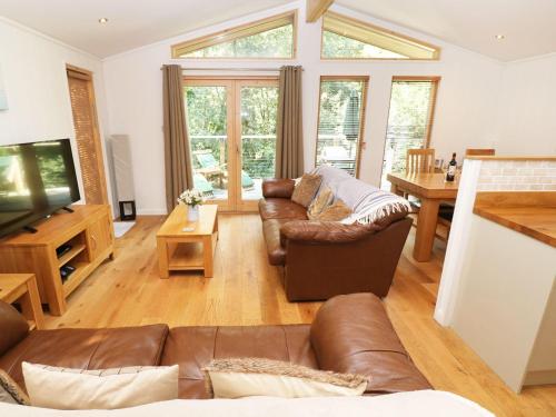 6 Streamside Looe 