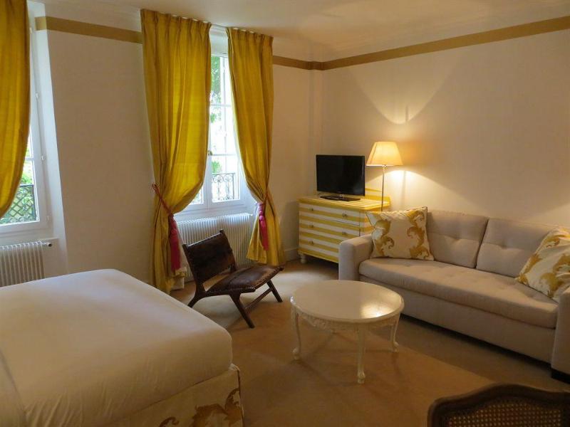 Hotel Villa Escudier (هتل ویلا اسكودیر) General view