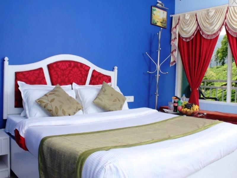 The Green Carpet Hotel 