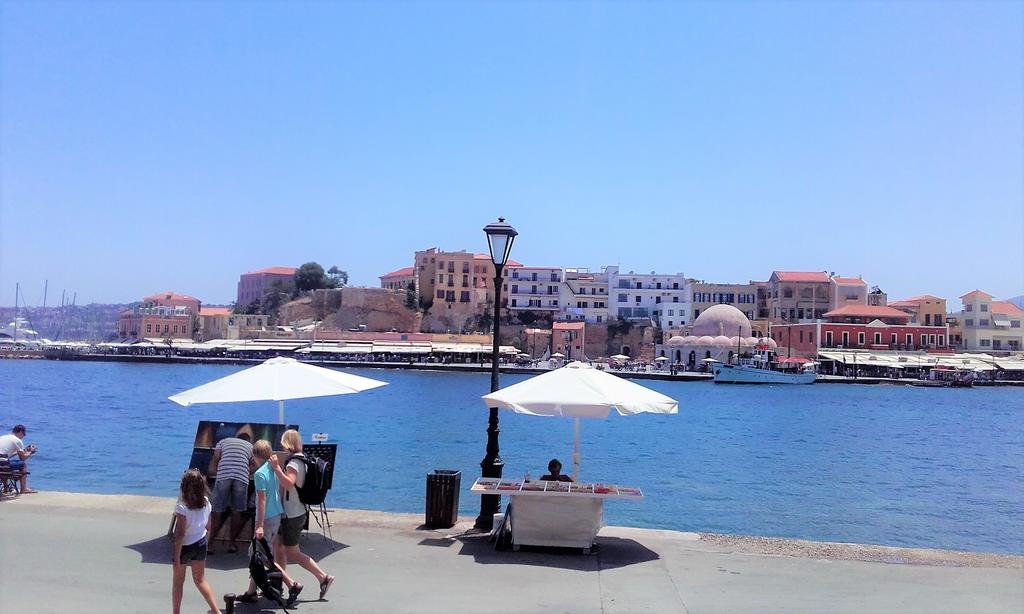 Kournas Apartments 