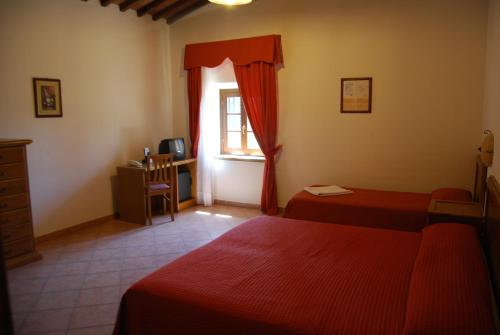 Hotel Fattoria Belvedere (هتل فاتوریا بلودر) 